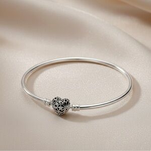 Elegant Silver Heart Bracelet